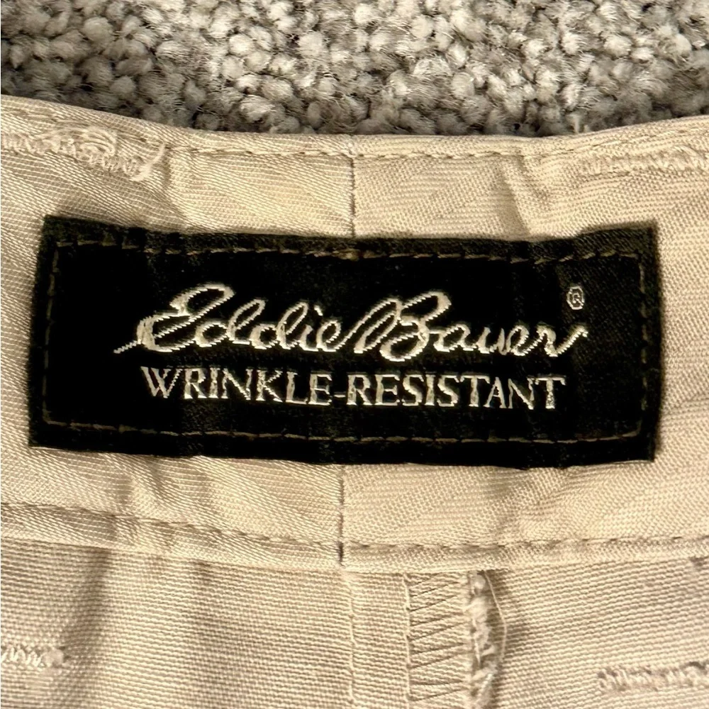Eddie Bauer Women’s Khaki Shorts Wrinkle Resistant 100% Cotton 10” inseam Sz 22W